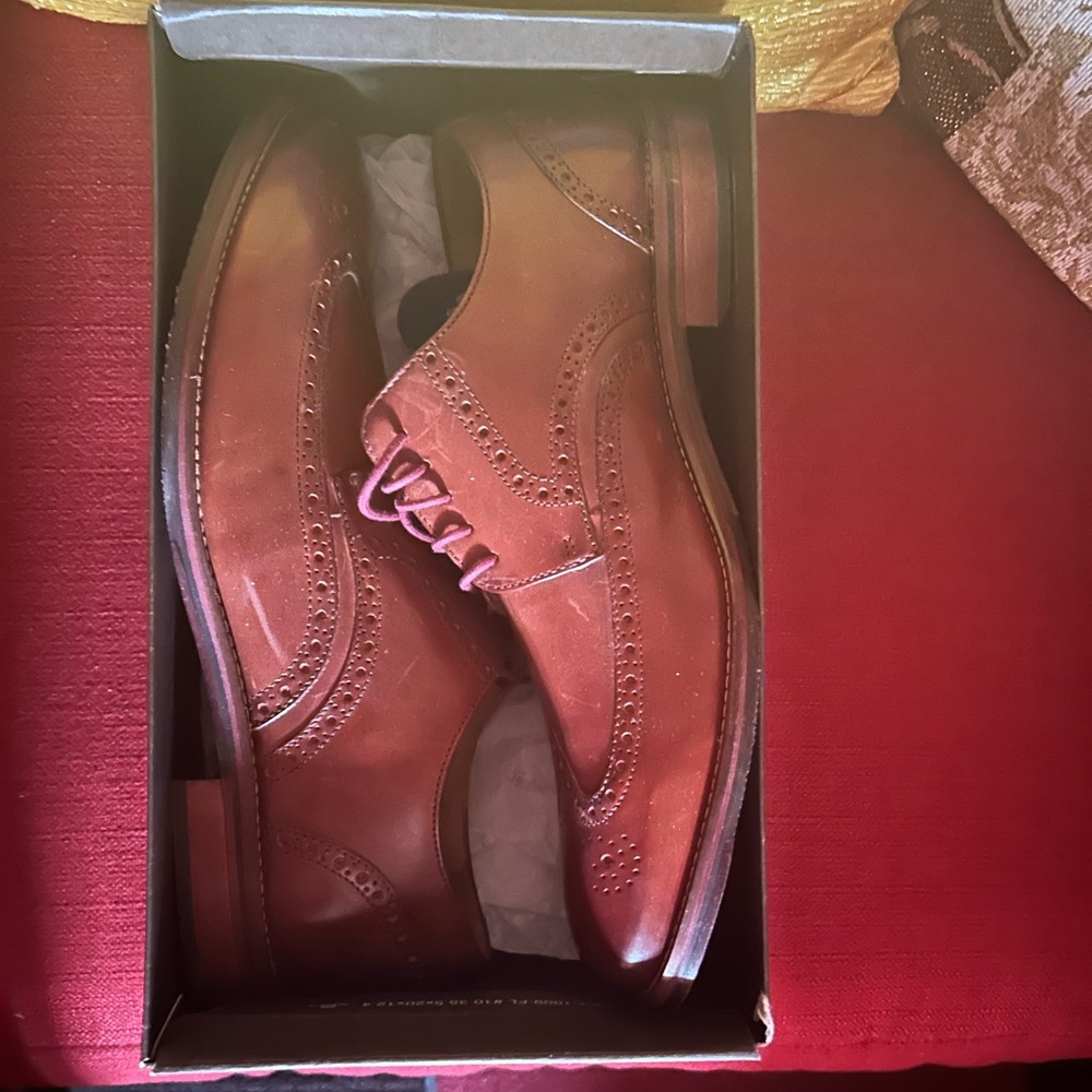 Florsheim “Salerno” Wingtip Men’s Shoes in Cognac, Size 14 3E, Brand New in Box.